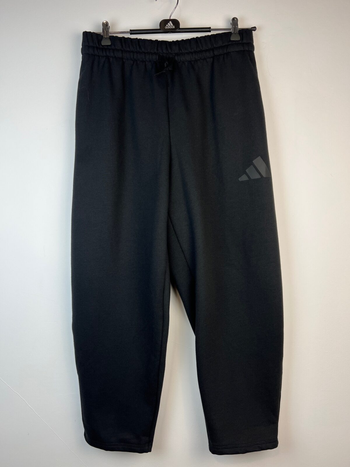 IMG_0609 Spodnie dresowe Adidas Performance damskie czarne L - obrazek 1