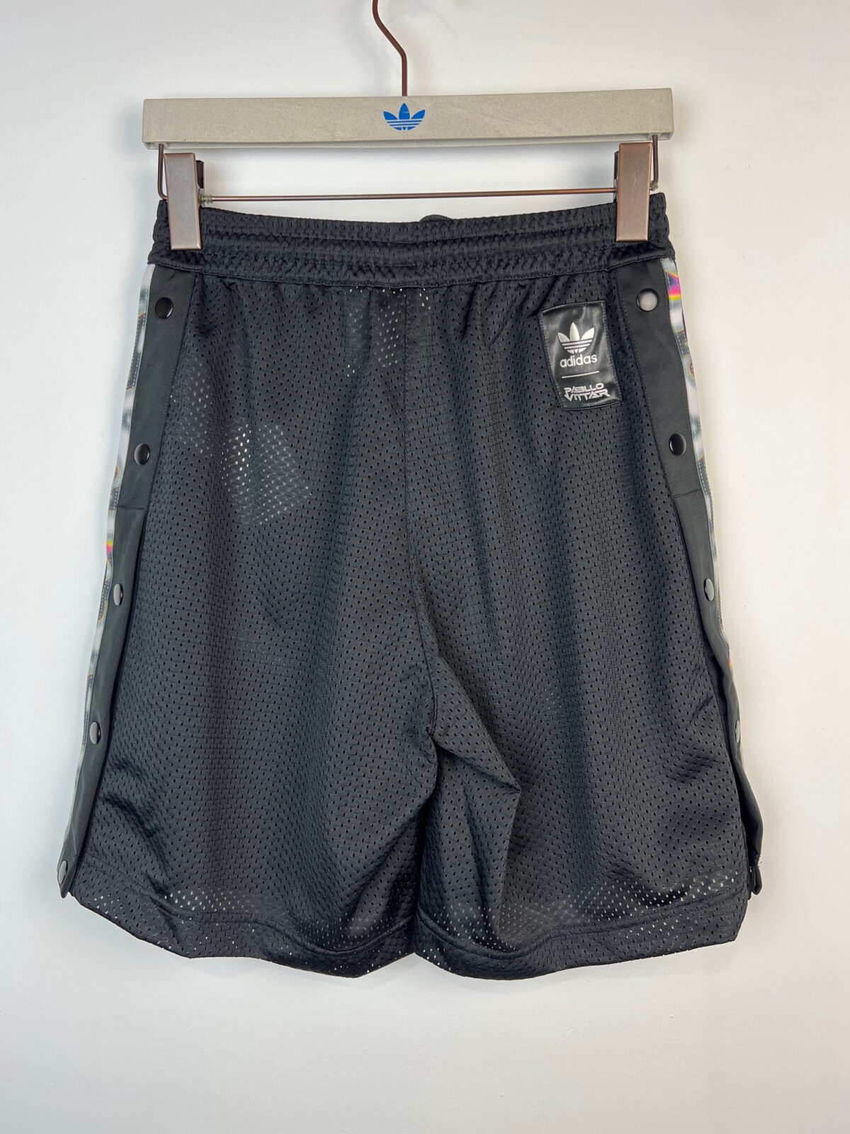 IMG_1671 Spodenki Damskie Adidas x Pablo Vittar S - obrazek 3