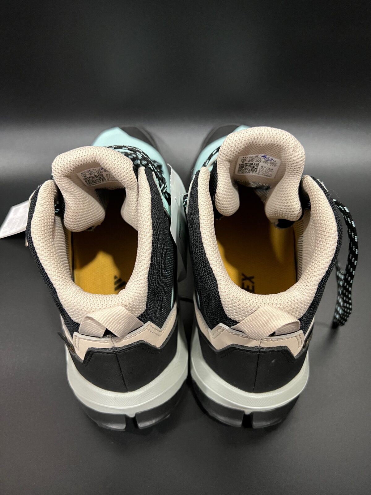 IMG_2088 Buty trekkingowe damskie Adidas Terrex AX4 Mid Hiking Gore-Tex miętowe 40 - obrazek 4