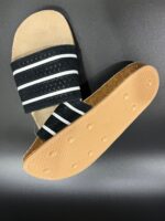 Klapki zamszowe czarne Adidas Adilette RS unisex 39 - obrazek 2