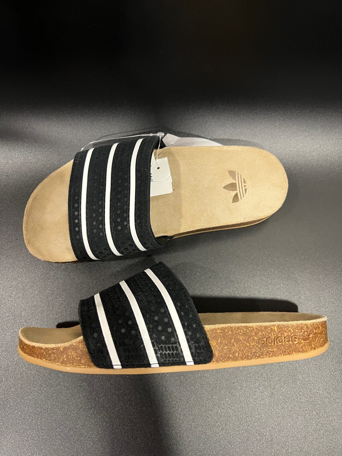 IMG_2213 (1) Klapki zamszowe czarne Adidas Adilette RS unisex 39 - obrazek 1