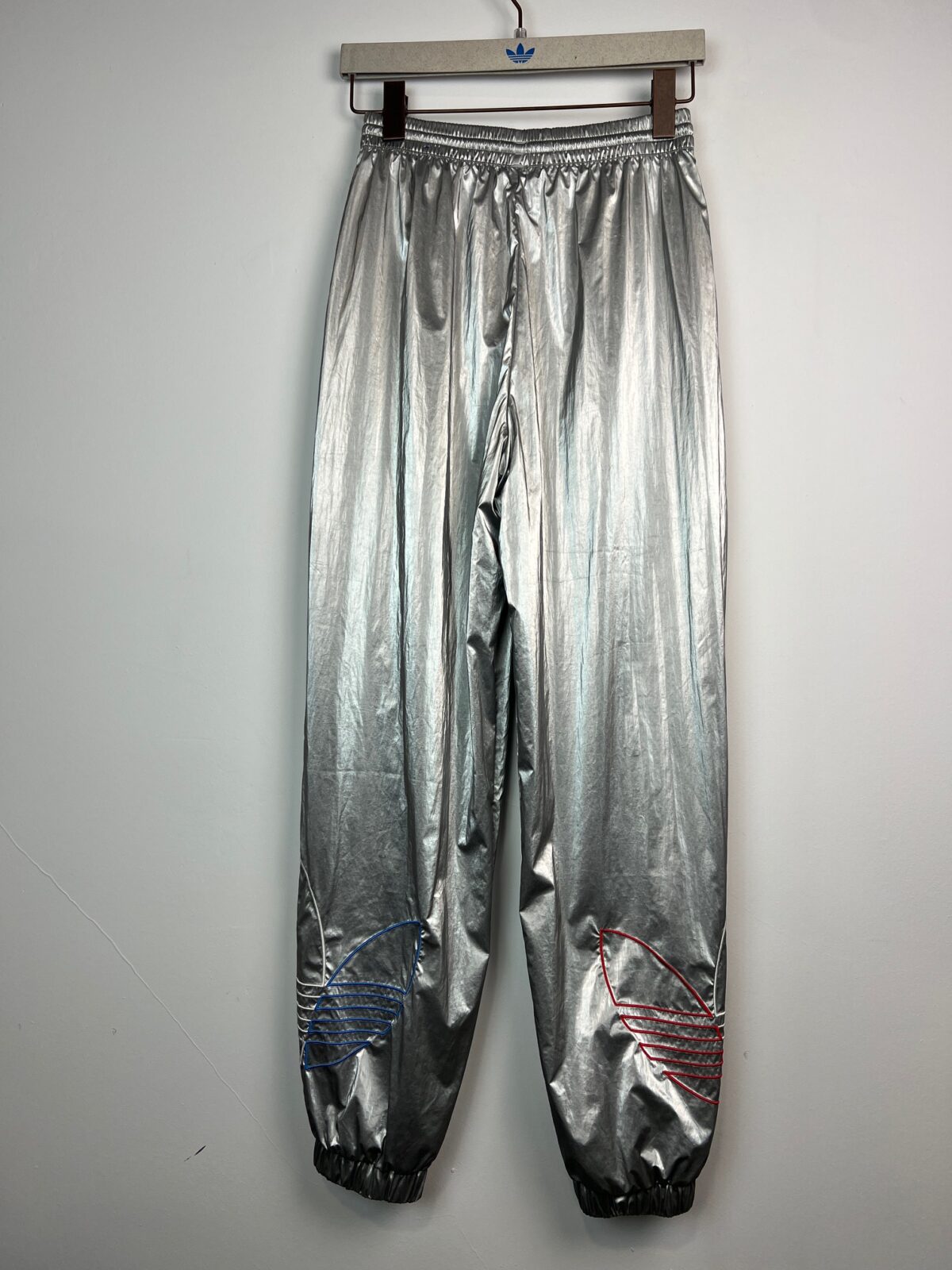 Spodnie Adidas Adicolor Tricolor Metallic Japona M-L - obrazek 2