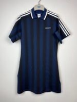 Sukienka Adidas Originals z kołnierzykiem granatowa L