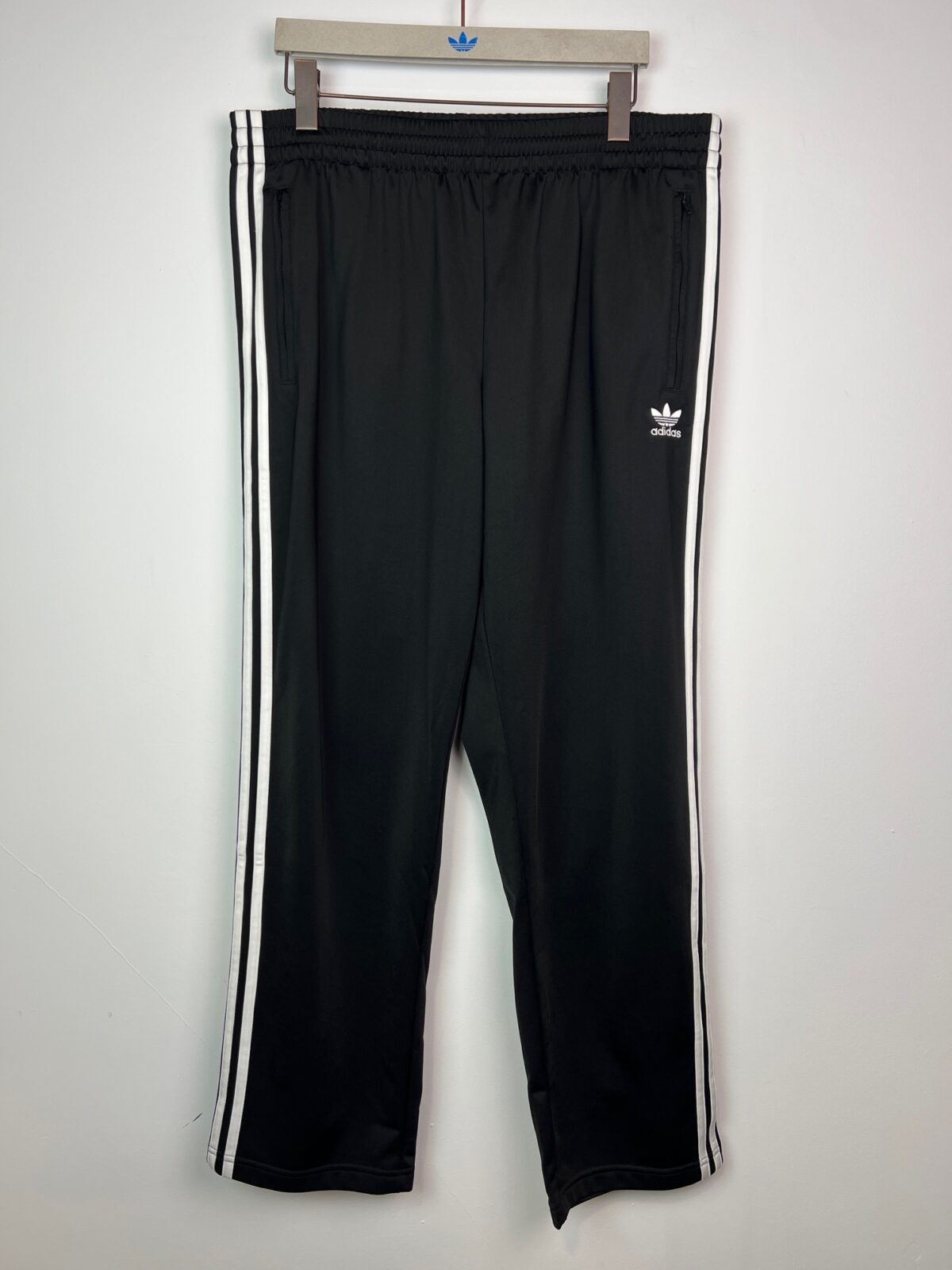 IMG_2389 Spodnie męskie Adidas Firebird czarne XL - obrazek 1