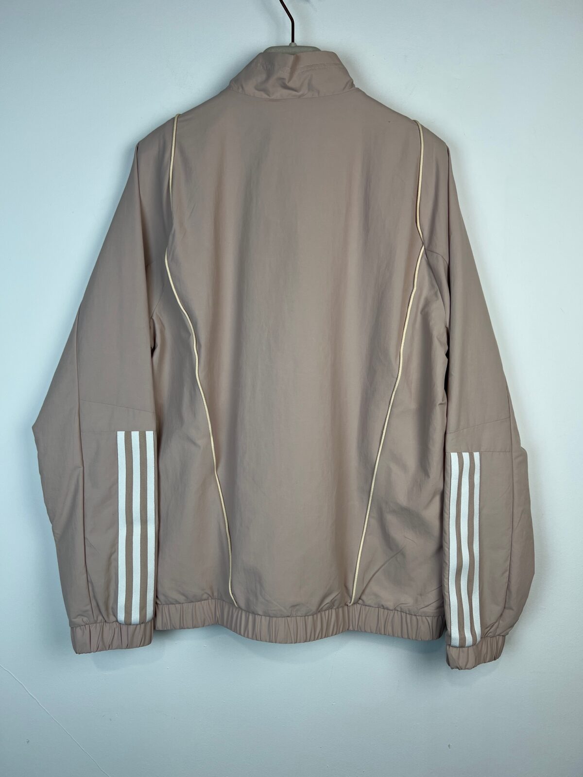 Kurtka wiatrówka Adidas Performance Tiro beżowa L - obrazek 2