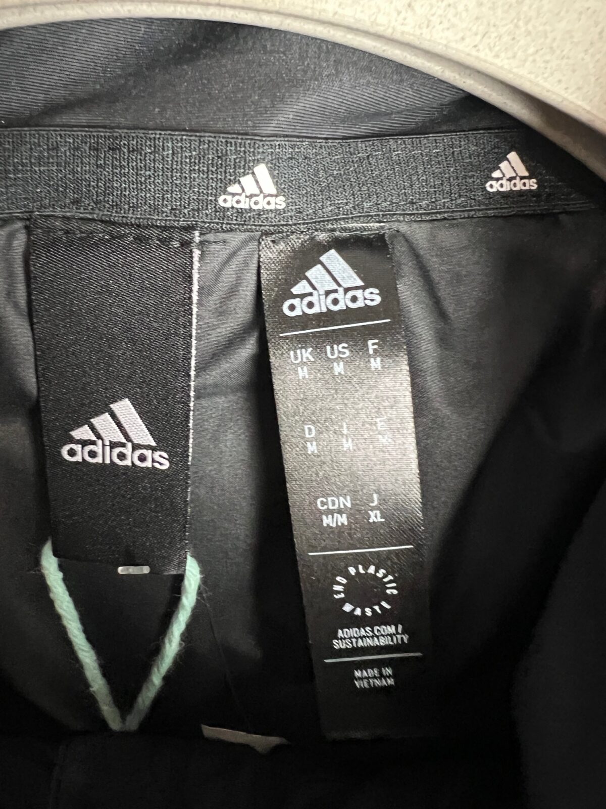 Płaszcz parka Adidas FC Bayern Munchen czarny z kapturem M - obrazek 3