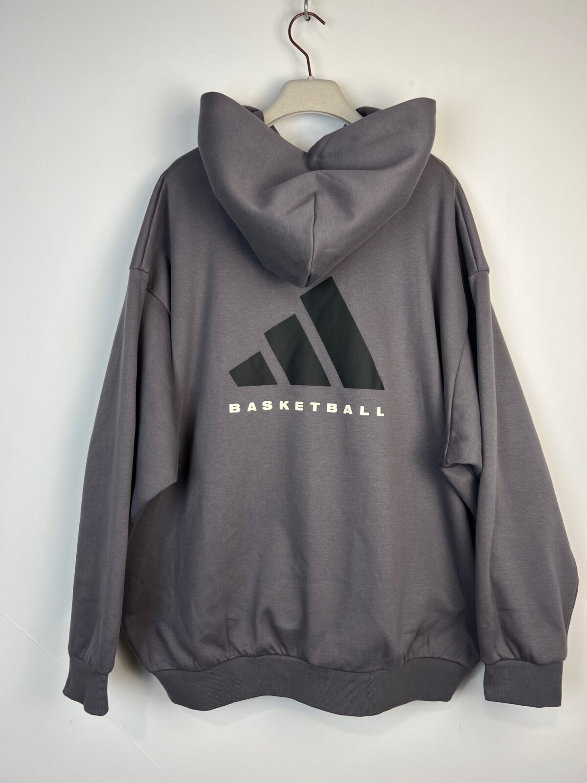 IMG_3029 Bluza Adidas Basketball ciemnoszara 2XL - obrazek 2