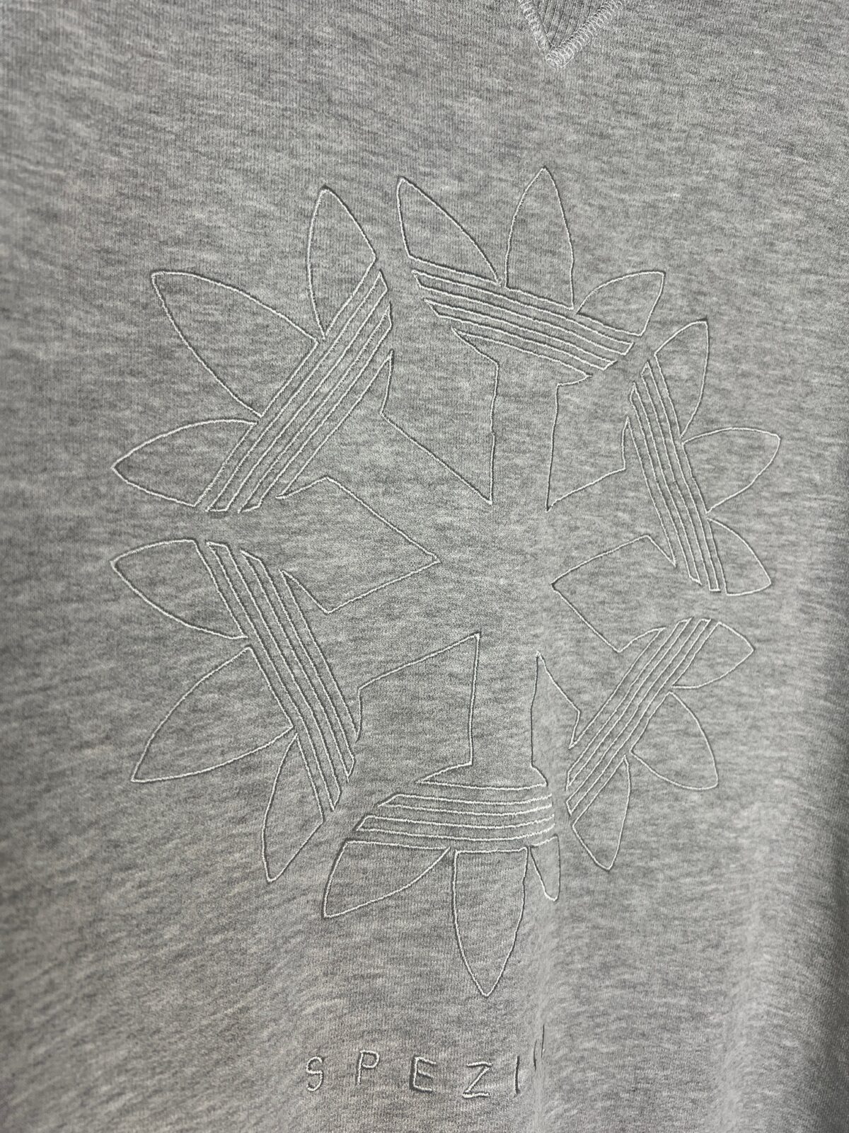 IMG_3072 Bluza Adidas SPEZIAL szara S - obrazek 4