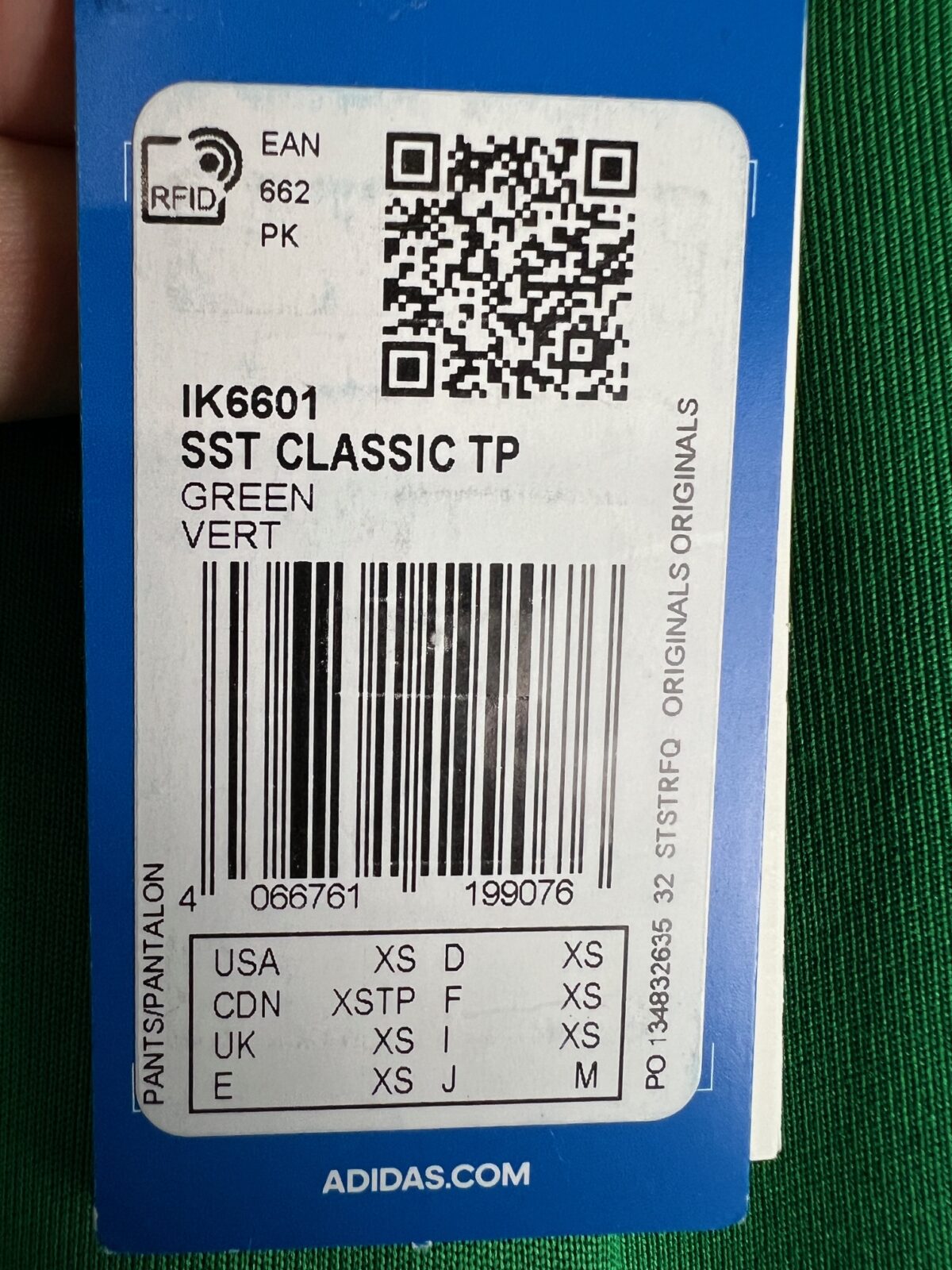 IMG_3130 Spodnie damskie Adidas Originals SST Classic zielone XS - obrazek 3