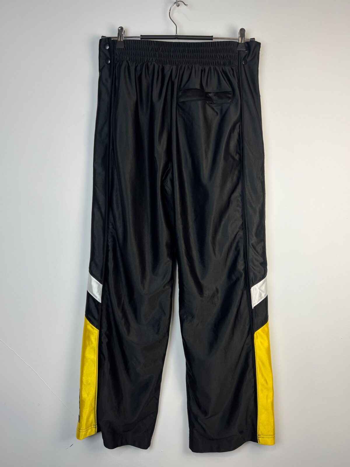 IMG_3139 Spodnie Nike Authentic Basketball vintage z zatrzaskami M - obrazek 3