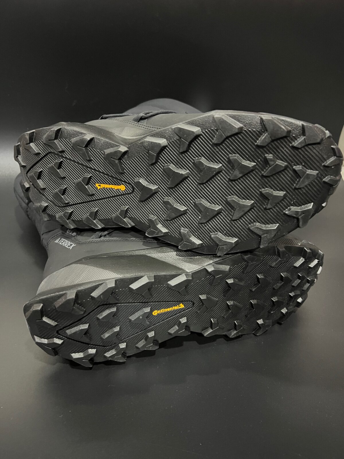 IMG_3316 Buty damskie śniegowce Adidas Terrex Winter Boot High czarne ID2889 - obrazek 2