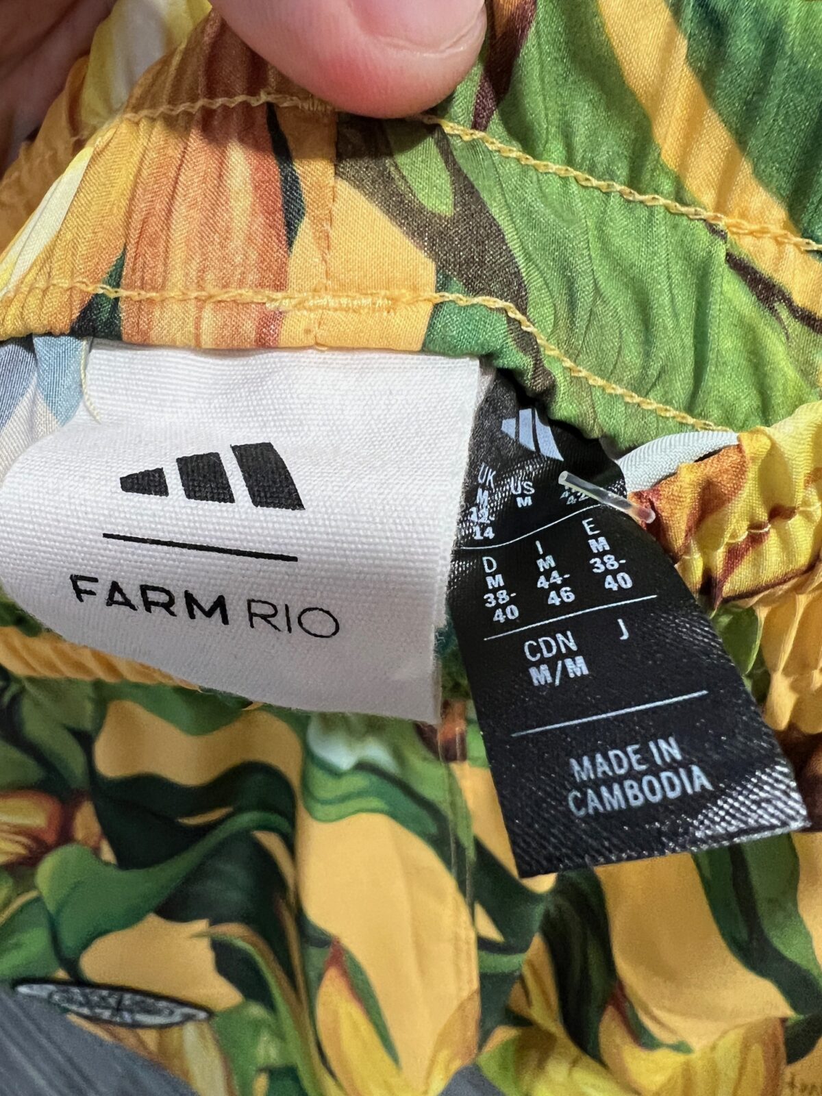 IMG_3320 Spodenki damskie Adidas x Farm Rio M - obrazek 2