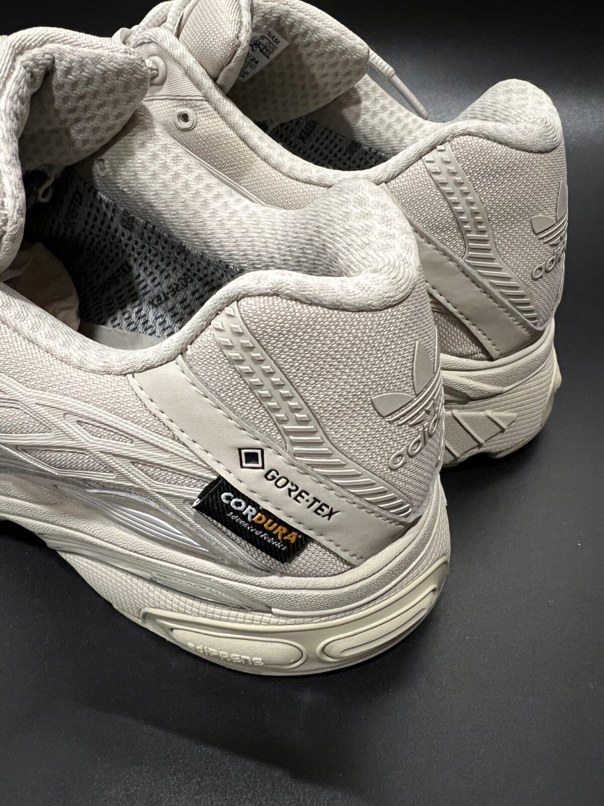 IMG_3375 Sneakersy outdoorowe Adidas Adistar Cushion Gore-Tex 44 - obrazek 4