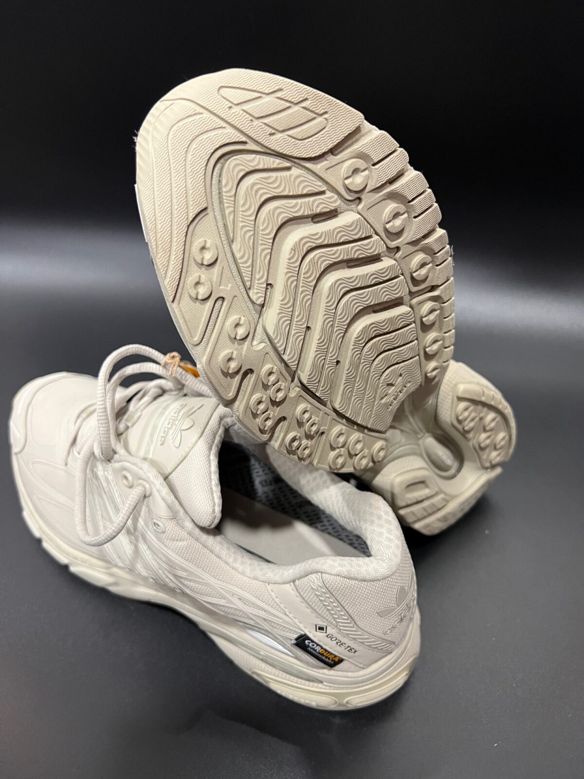 IMG_3377 Sneakersy outdoorowe Adidas Adistar Cushion Gore-Tex 44 - obrazek 3