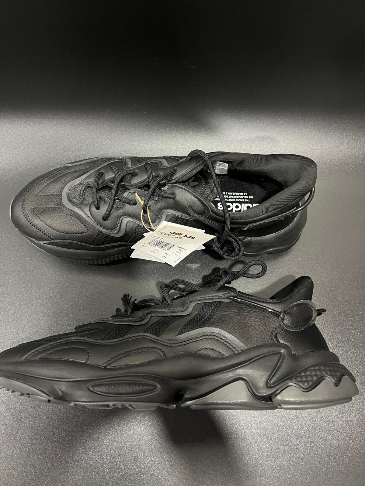 IMG_3380 Sneakersy męskie Adidas Ozweego czarne 45 1\3 - obrazek 1