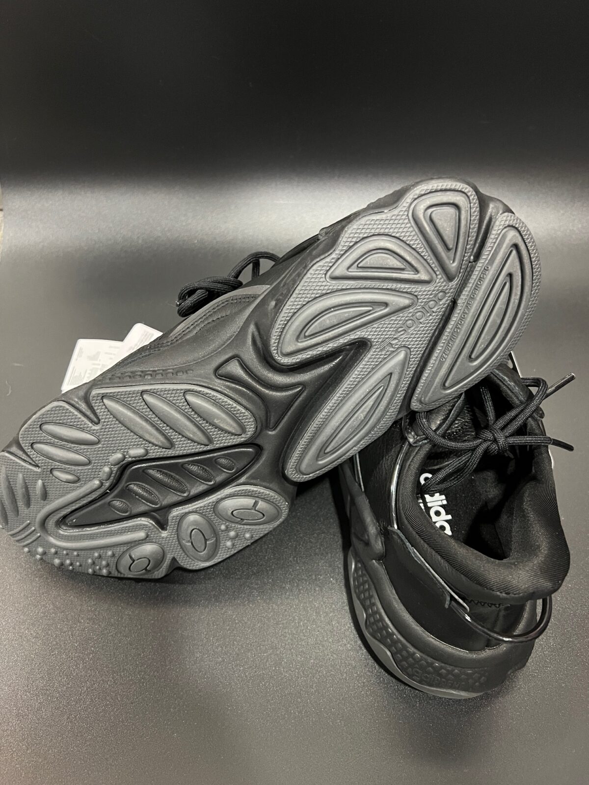 IMG_3383 Sneakersy męskie Adidas Ozweego czarne 45 1\3 - obrazek 3