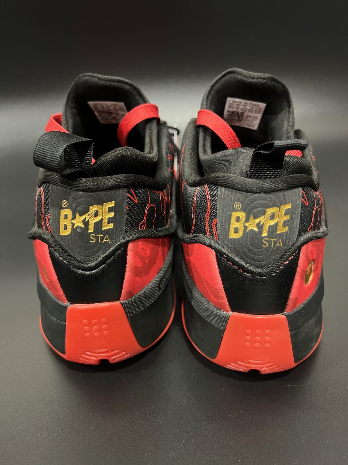 IMG_3401 Buty do kosza Adidas BAPE x Dame9 Black Scarlet 40 2\3 IH0786 - obrazek 4