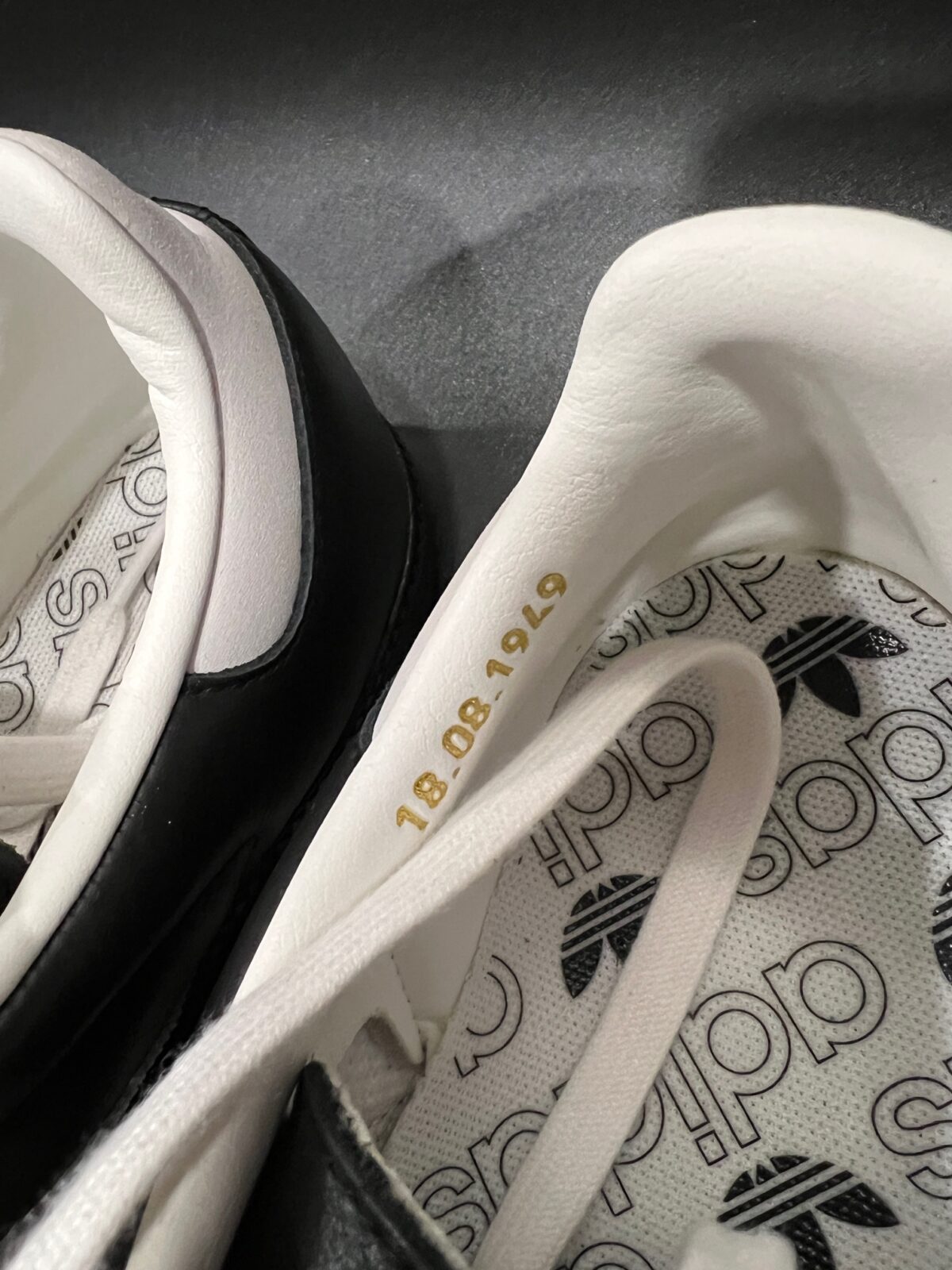 IMG_3543 Sneakersy męskie Adidas Samba czarne 45 1\3 - obrazek 5