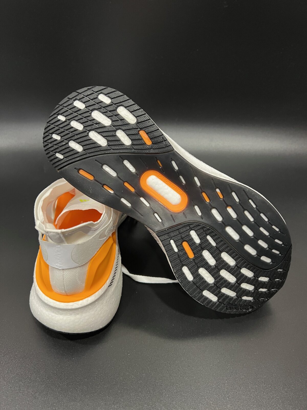 IMG_3638 Buty do biegania Adidas x Stella McCartney białe 41 1/3 - obrazek 2