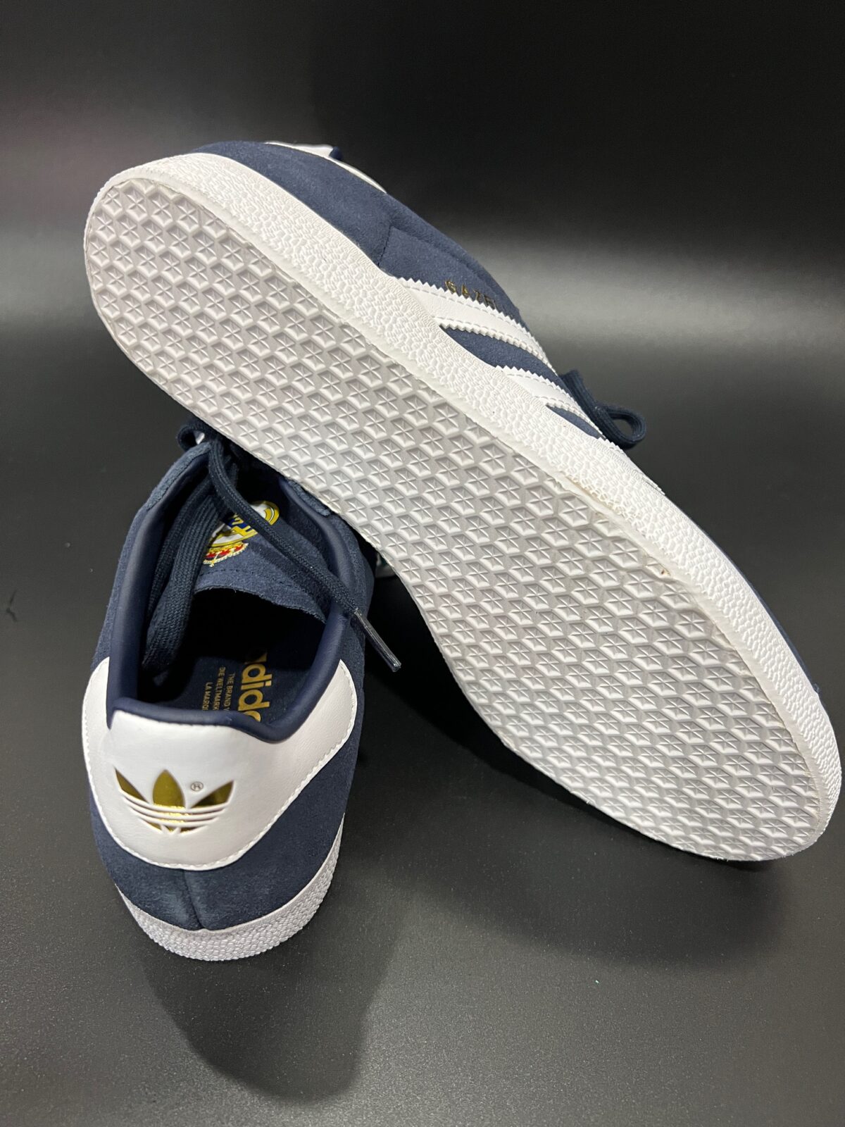 IMG_3650 Sneakersy męskie Adidas Gazelle Real Madryt granatowe IE0502 42 2/3 - obrazek 2