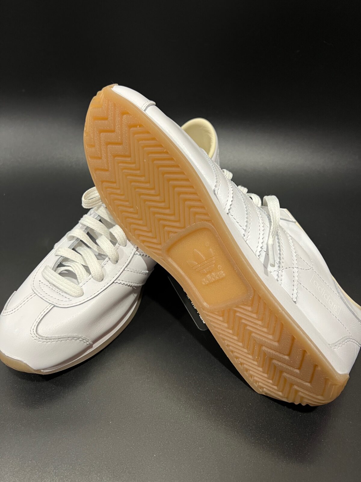 IMG_3669 Sneakersy męskie Adidas Country Japan białe 43 1\3 - obrazek 3