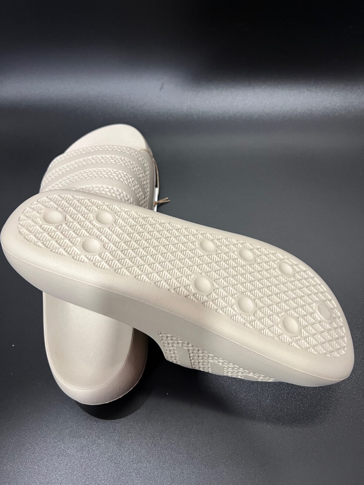 IMG_3732 Klapki damskie Adidas Adilette Ayoon Slides szare 40 1\2 - obrazek 2