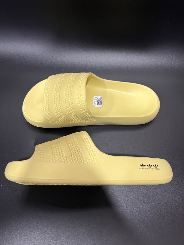 Klapki damskie Adidas Adilette Ayoon Slides limonkowe 40 1\2