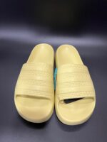 Klapki damskie Adidas Adilette Ayoon Slides limonkowe 40 1\2 - obrazek 3
