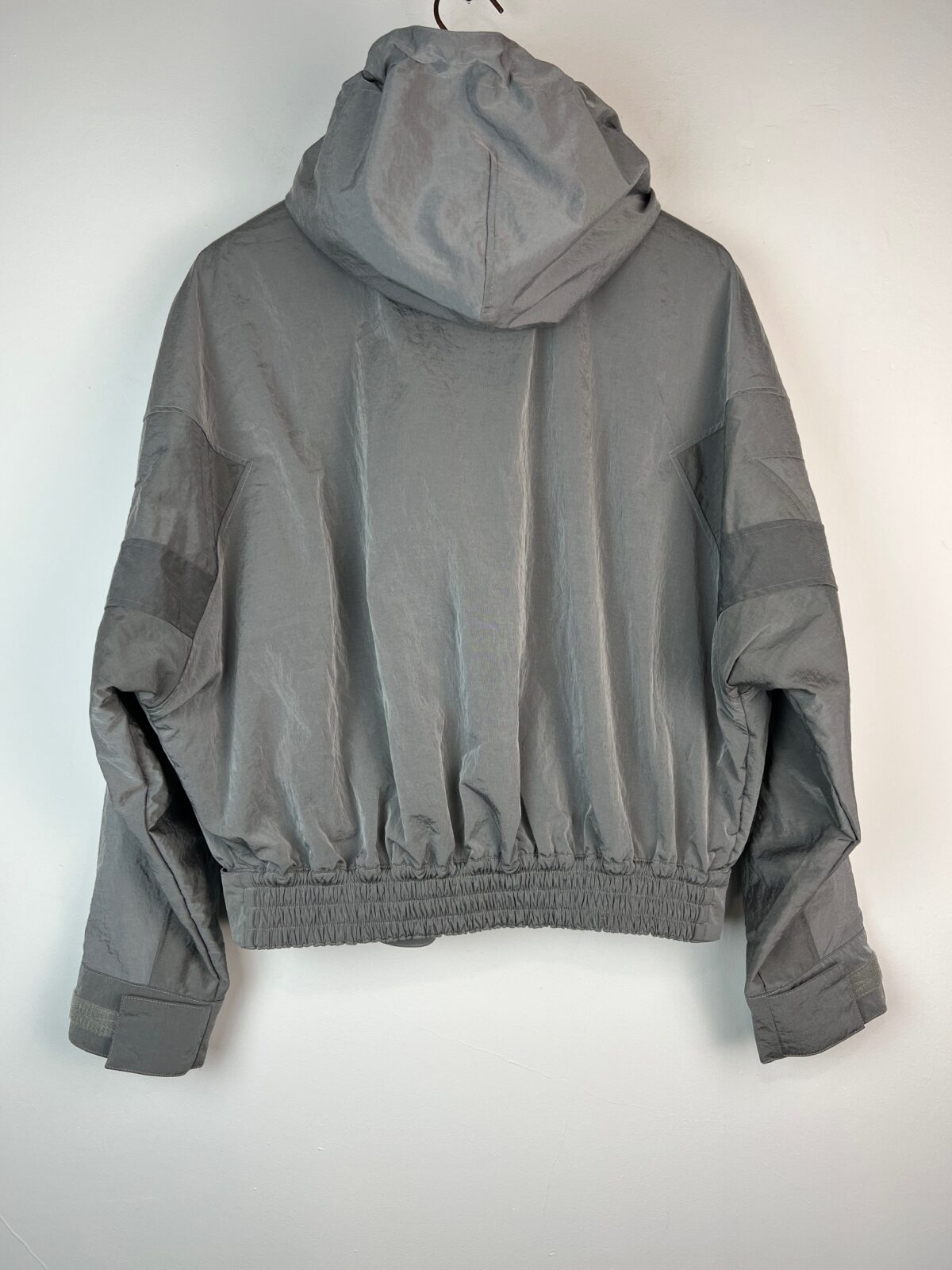 IMG_3849 Kurtka wiatrówka Adidas Blue Version oversize stalowoszara S-M - obrazek 3