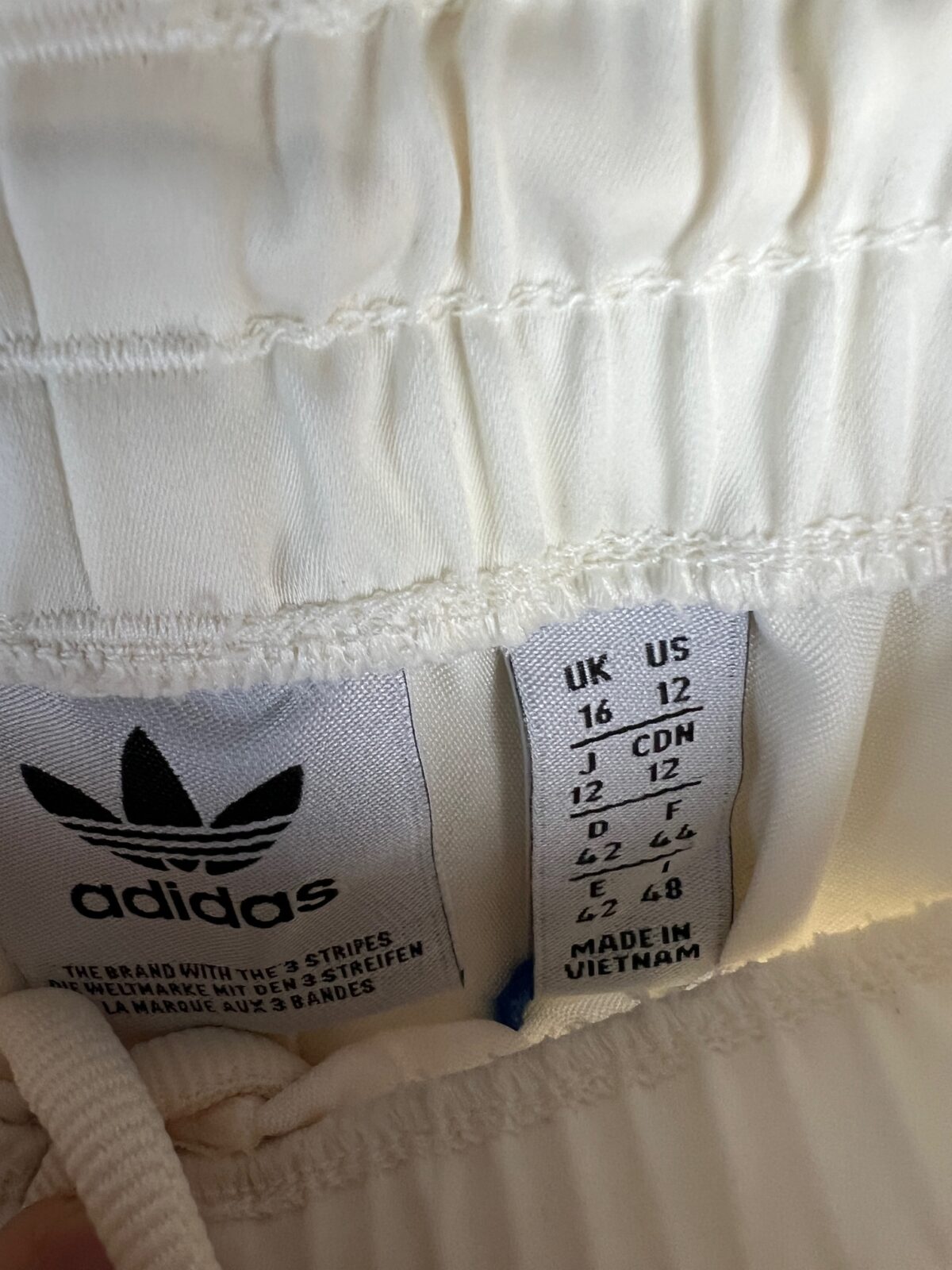 Spodnie damskie Adidas Originals szerokie satynowe kremowe L - obrazek 3