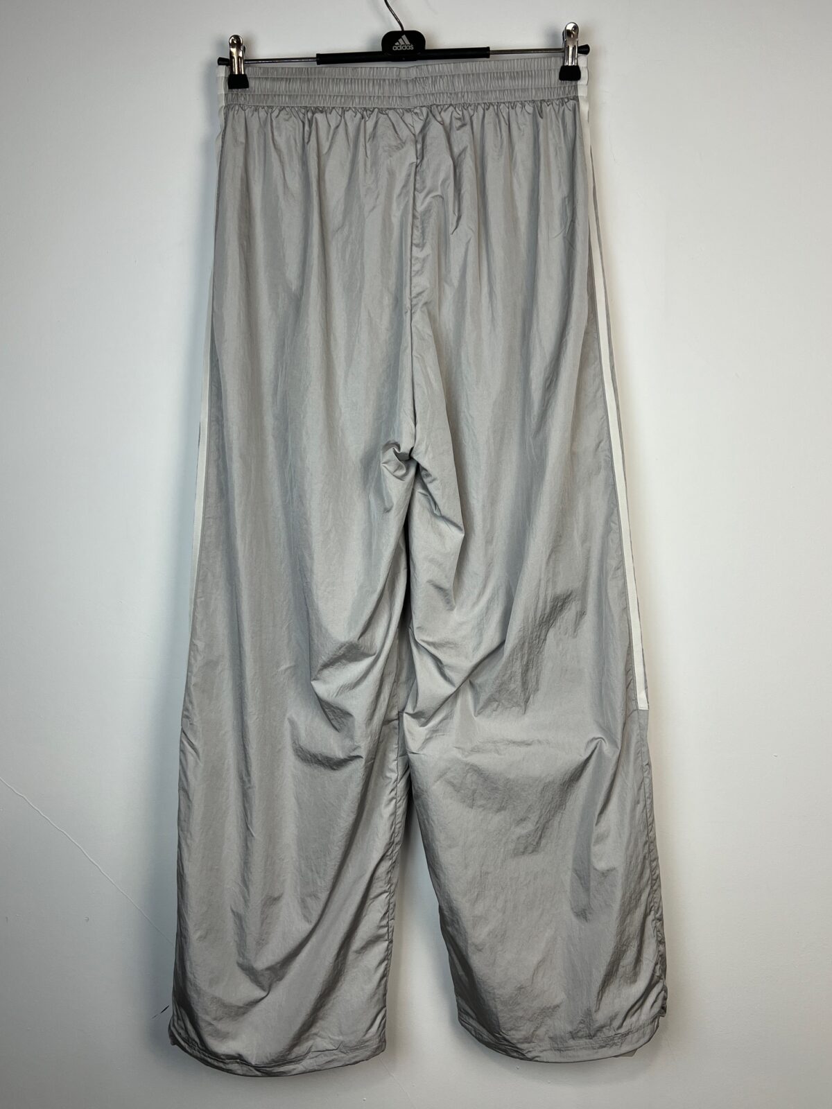 Spodnie damskie Adidas Originals srebrne L - obrazek 2