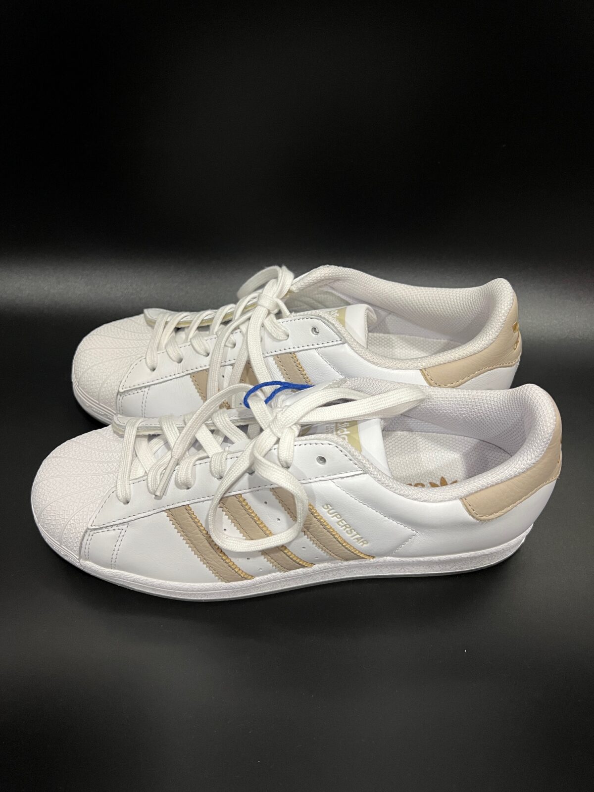 Sneakersy męskie Adidas Superstar białe paski beżowe 42 2\3 - obrazek 6