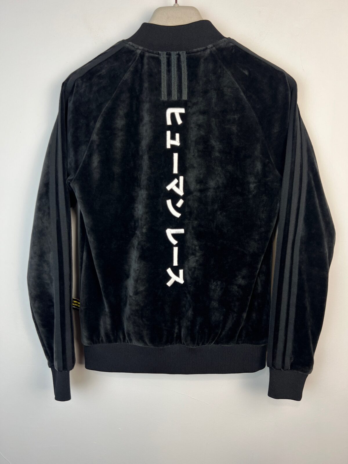 Bluza damska Adidas Pharrell Williams aksamit czarna XS-S - obrazek 2