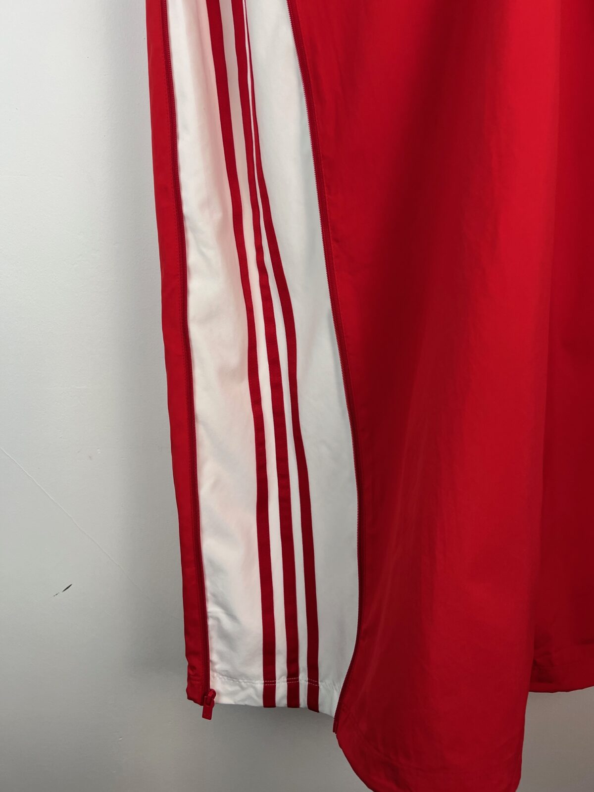 Spodnie damskie Adidas Originals Woven TP czerwone rozsuwane L - obrazek 4