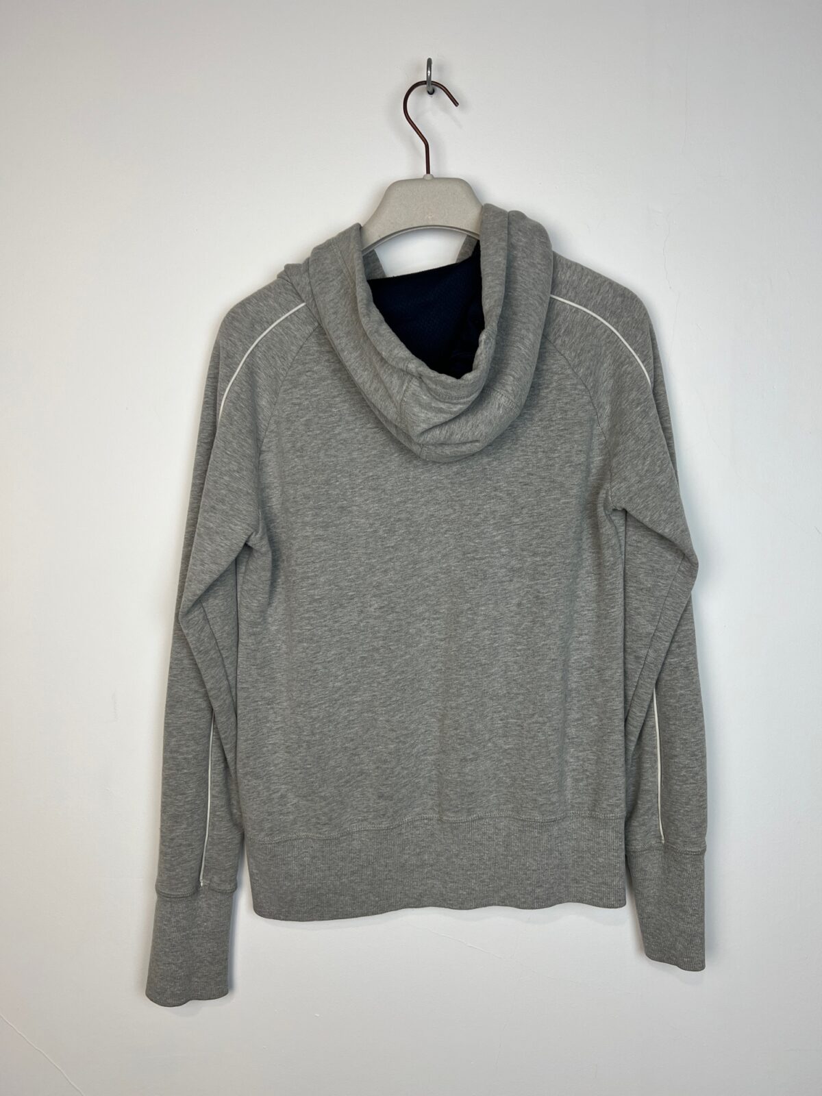 IMG_5831 Bluza  damska Ellesse - obrazek 2