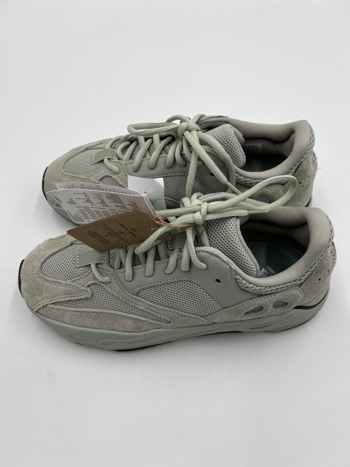 IMG_5952 Sneakersy Adidas Yeezy Boost 700 Salt 39 1\3 - obrazek 3