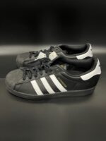 Sneakersy Adidas Superstar czarne EG4959 41 1\3 - obrazek 4