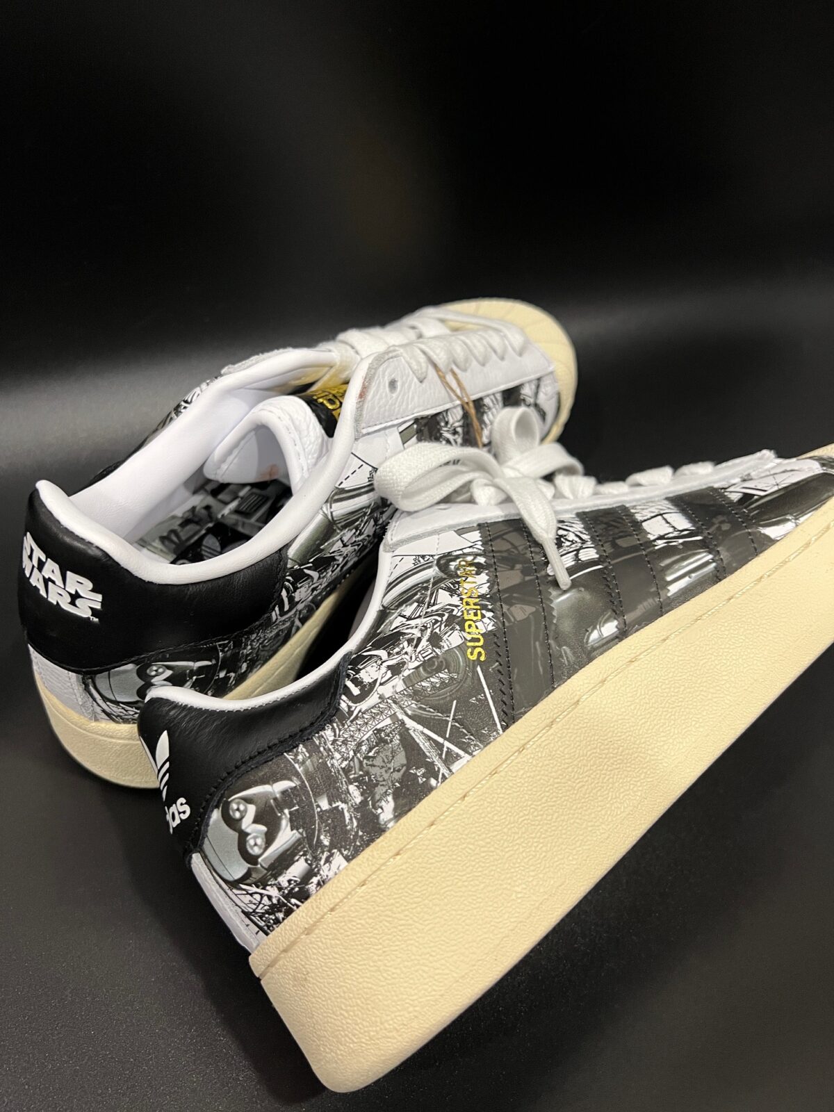 Sneakersy męskie Adidas Superstar XLG x Star Wars Nanzuka IF9249 - obrazek 3