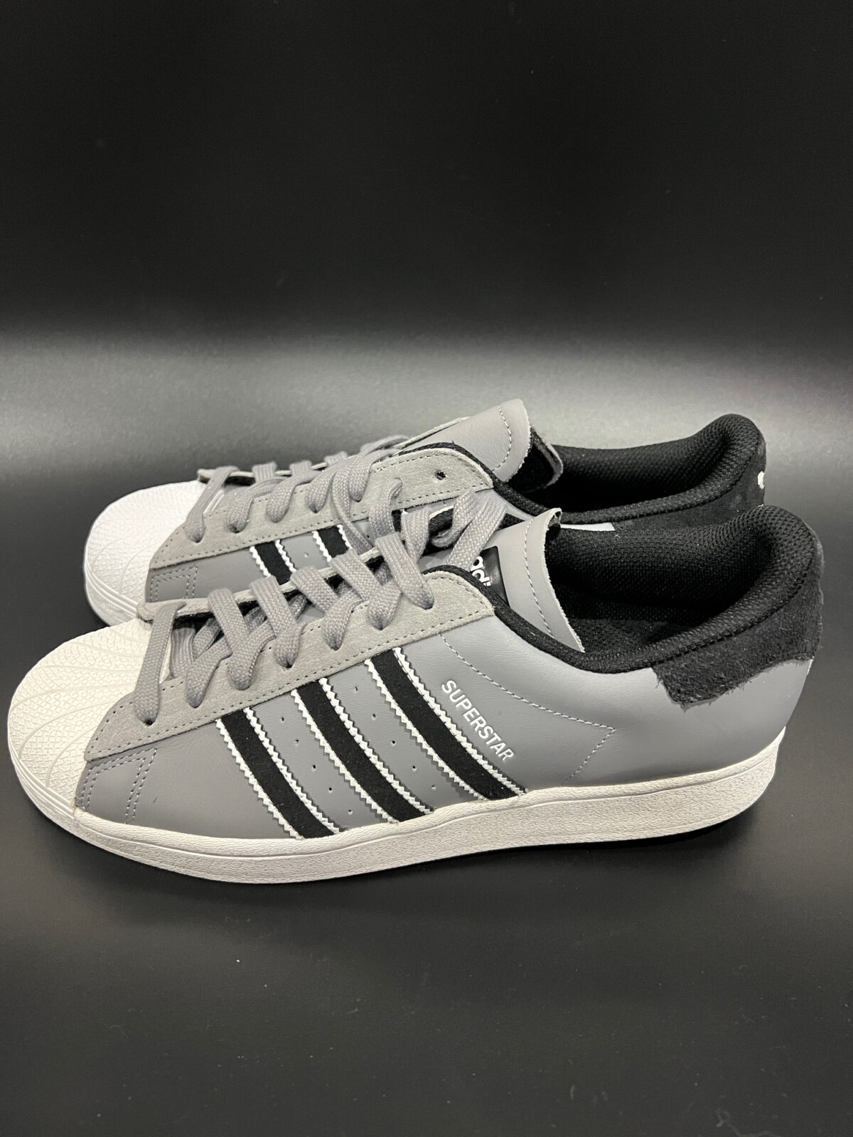 Sneakersy męskie Adidas Superstar szare 44 - obrazek 5