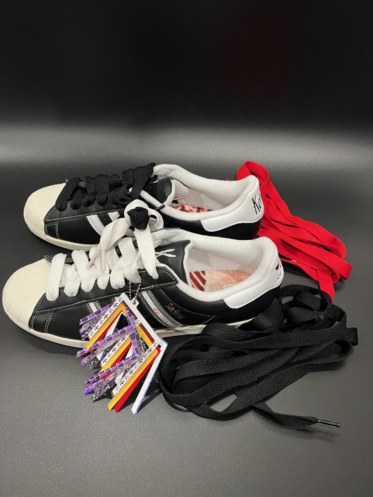 Sneakersy męskie Adidas Superstar x Korn czarne 46 2\3 - obrazek 6