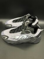 Sneakersy Adidas x Yeezy Boost 700 MNVN Geode - obrazek 5