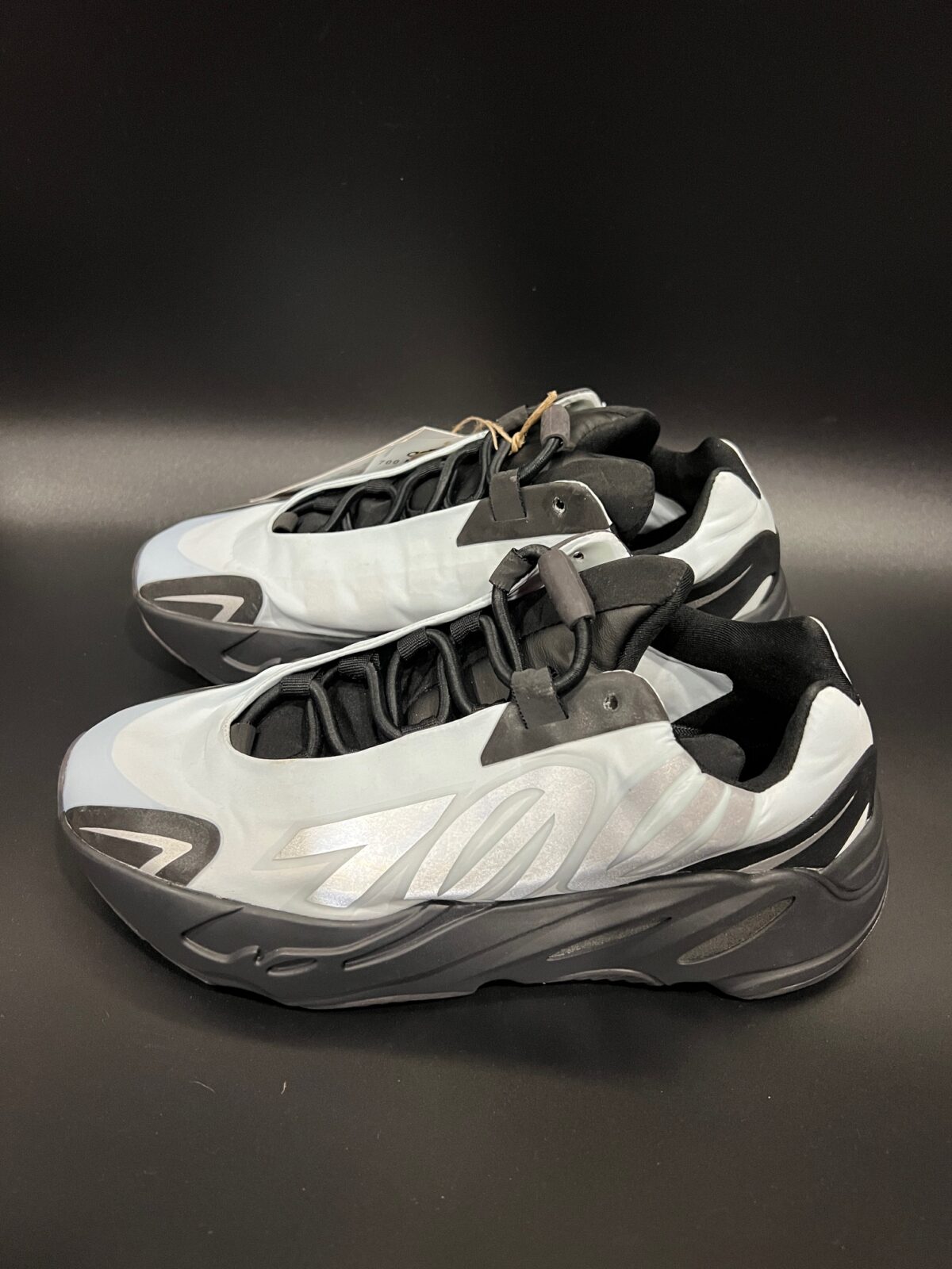 Sneakersy Adidas x Yeezy Boost 700 MNVN Blue Tint - obrazek 4