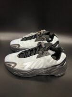 Sneakersy Adidas x Yeezy Boost 700 MNVN Blue Tint - obrazek 4