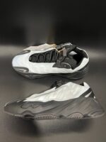 Sneakersy Adidas x Yeezy Boost 700 MNVN Blue Tint