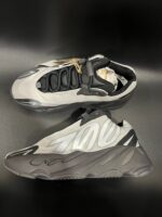 Sneakersy Adidas Yeezy Boost 700 MNVN Metallic 38