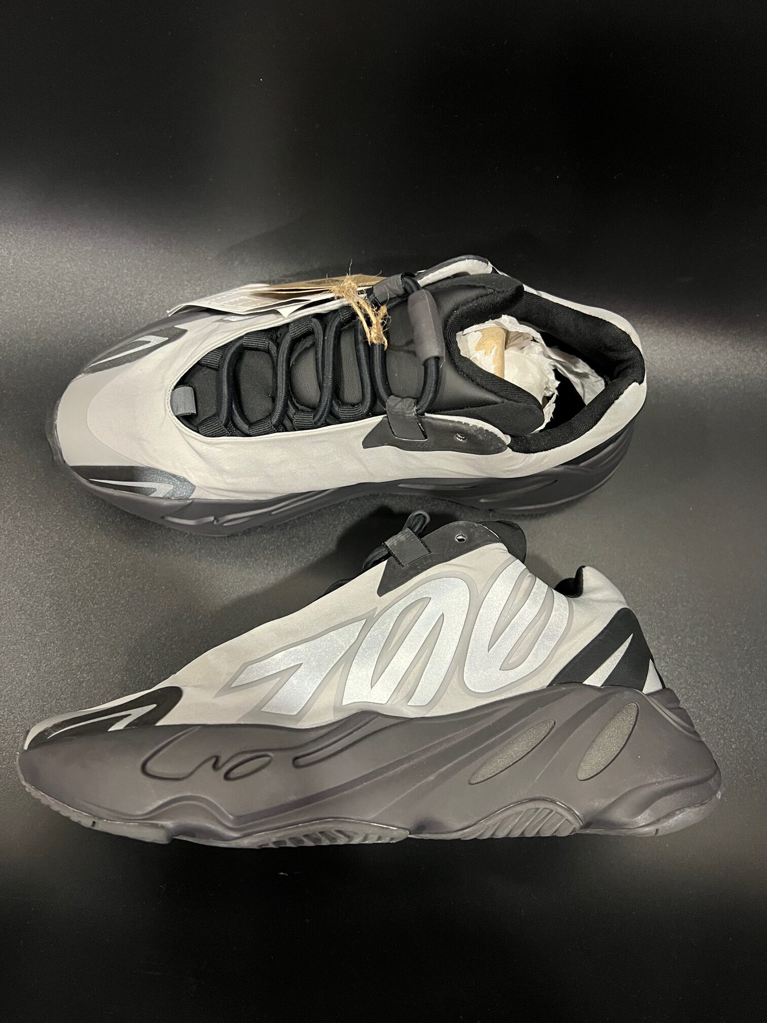 Sneakersy Adidas Yeezy Boost 700 MNVN Metallic 38