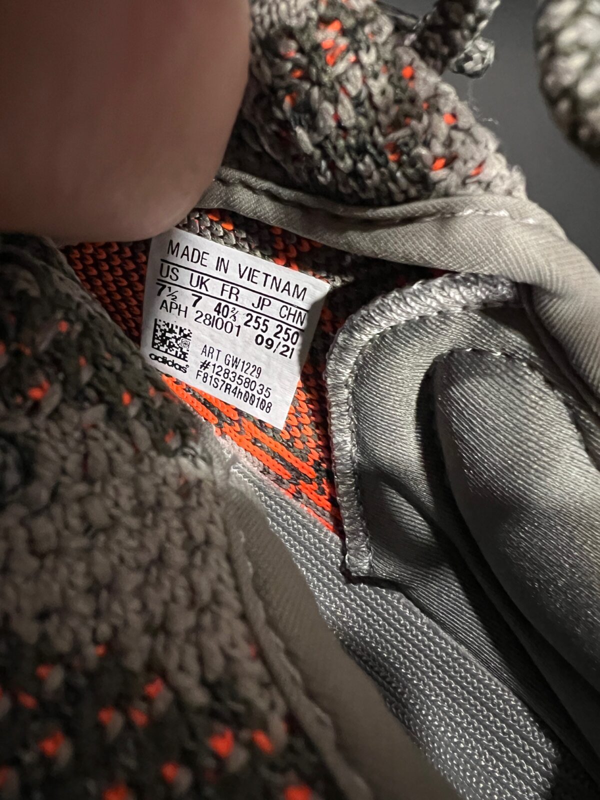 Sneakersy Adidas x Yeezy Boost 350 V2 Beluga Reflective GW1229 40 2\3 - obrazek 2