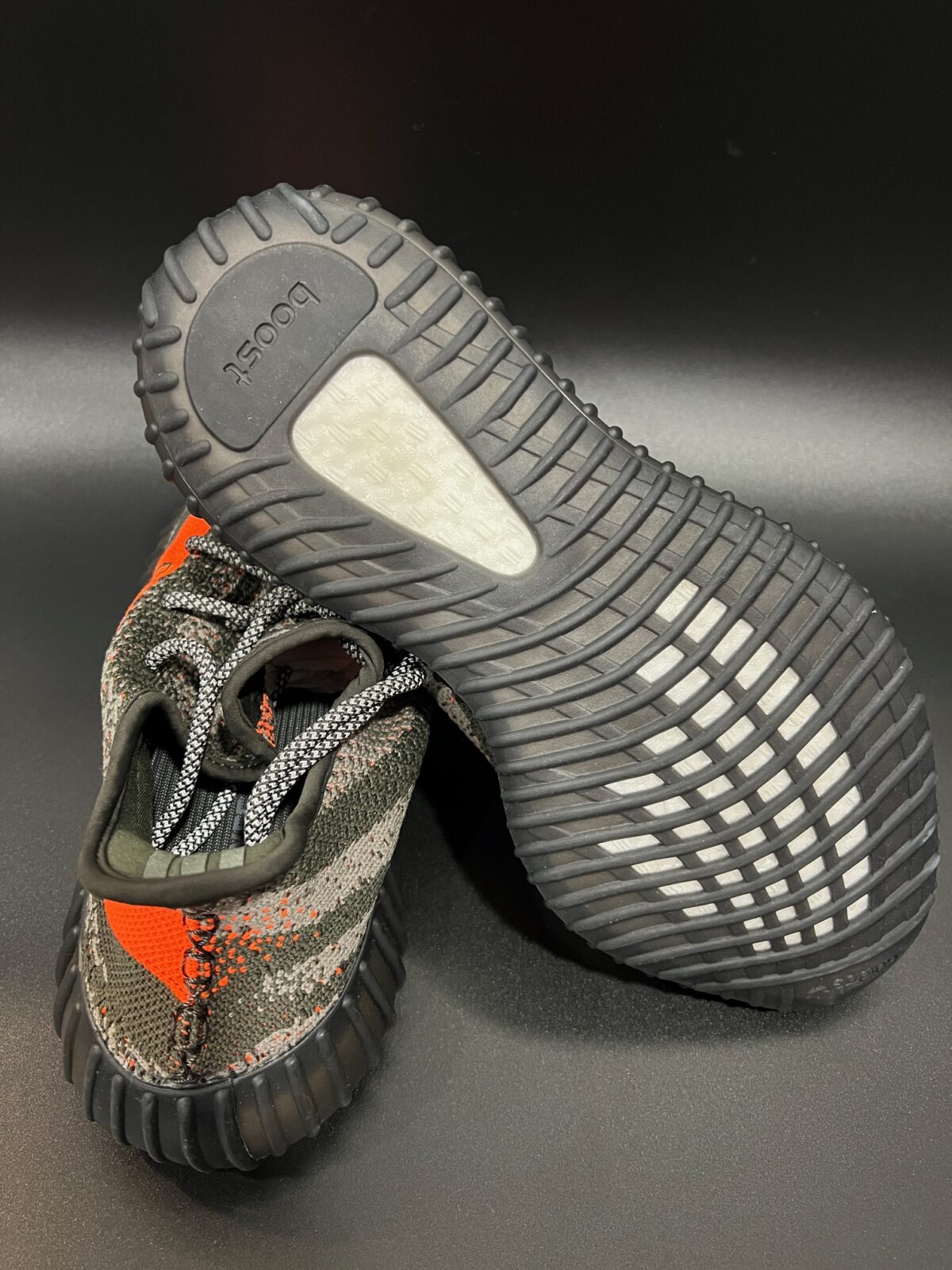 Sneakersy Adidas x Yeezy Boost 350 V2 Carbon Beluga HQ7045 40 2\3 - obrazek 3