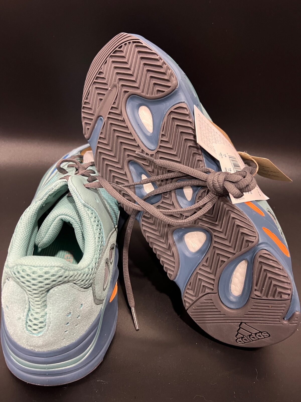 Sneakersy Adidas Yeezy Boost 700 Faded Azure GZ2002 44 2\3 - obrazek 4