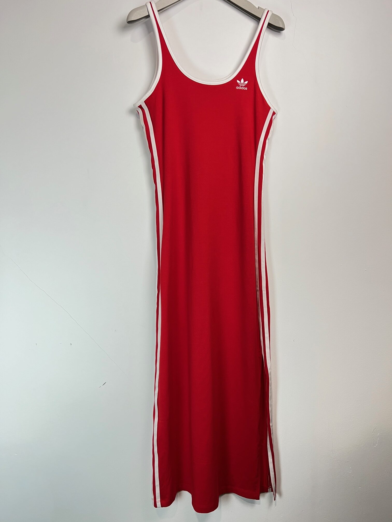 Sukienka na ramiączkach Adidas czerwona M